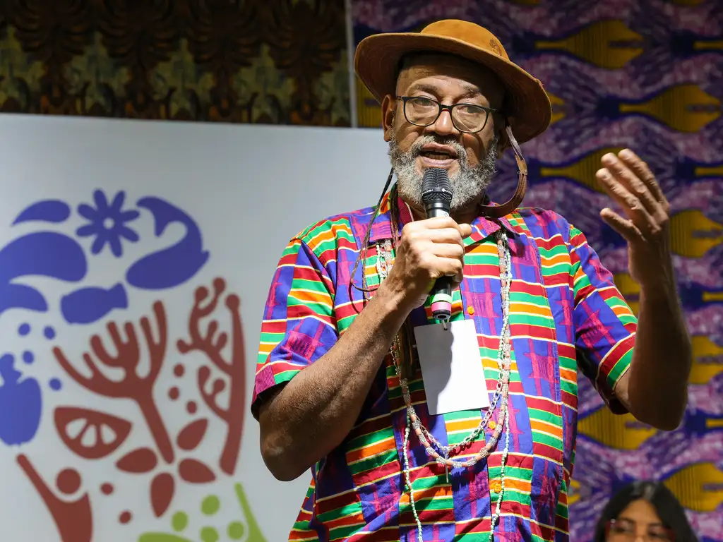 Brasília (DF) 01/10/2025- Integrante da rede de Povos e Comunidades Tradicionais, Tata Konmannanjy, discursa na Conferência Setorial de Povos e Comunidades Tradicionais.