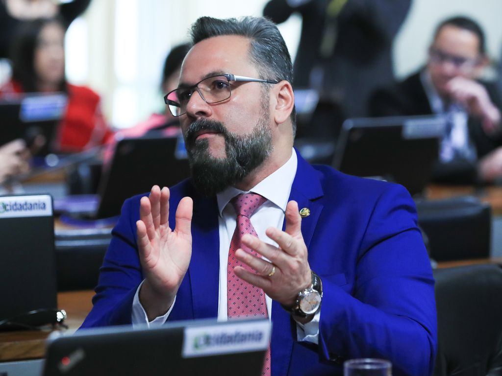 Brasília (DF)  02-07-2024   Comissão de Assuntos Econômicos (CAE) do Senado que  votou o projeto de lei complementar (PLP 91/2019) que altera o método de cálculo dos coeficientes individuais de participação no FPM Interior. O FPM é o Fundo de Participação dos Municípios. (relator da matéria, Senador Alan Rick).  Foto Lula Marques/ Agência Brasil
Assuntos: (CAE), comissão, Econômicos, Fundo, de Assuntos, de Participação, dos Municípios., o (FPM), votou