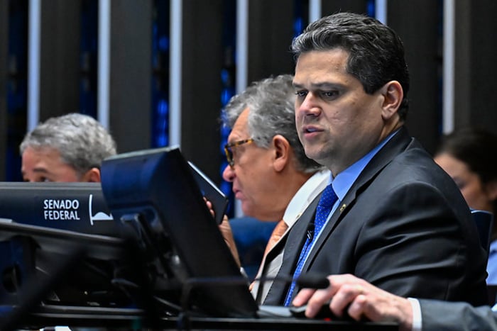 PF mira indicados de Alcolumbre por aporte de R$ 100 milhões do Amapá no Master