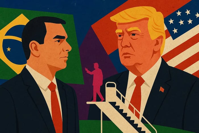 Flávio Bolsonaro viaja aos EUA buscando encontro com Trump